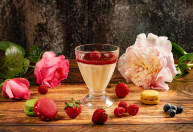 Панакотата с плодове