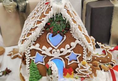 Коледна медена къщичка